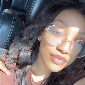 Meet your Posher, Shay